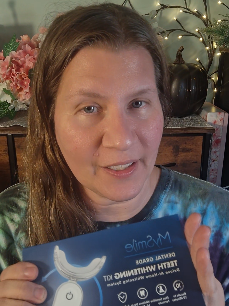 What is better than the mild teeth whitening kit? When there is a flash sale on the awesome best-selling teeth whitening kit! #teethwhitening #mysmile #mysmile😊 #SelfCare #TikTokShopCreatorPicks 