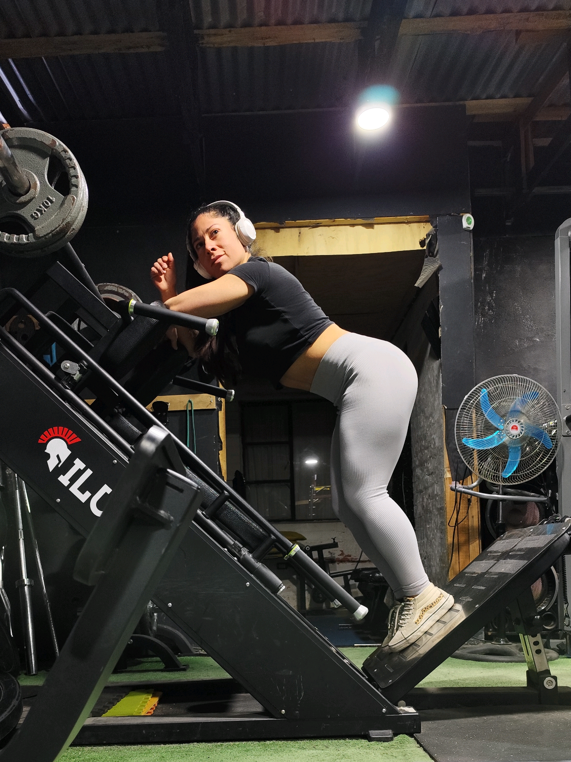 volviendo al gym después del bajón emocional 🥹🥹  #. #gym #gymmotivation #gymrat #fit #Fitness #fitnessmotivation #gymgirl #gymaddict #gymlover #fitmom #fitnessaddict #instagood #instagram #instalike #like #sport #healthylifestyle  #tiktok #tiktokviral #tiktokfit 