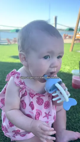 I’m not kidding when I tell you she loves this thing 😍 #baby #teethingbaby #teethinghacks #cutebaby #adorable 
