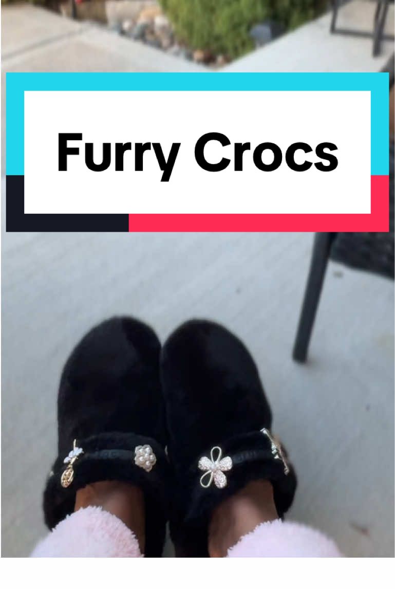 I love these shoes so much. You can use as a house shoe or an outside shoe. They are super warm and comfy ❣️ #tiktokshopfinds #crocs #autumn #autumnaesthetic 