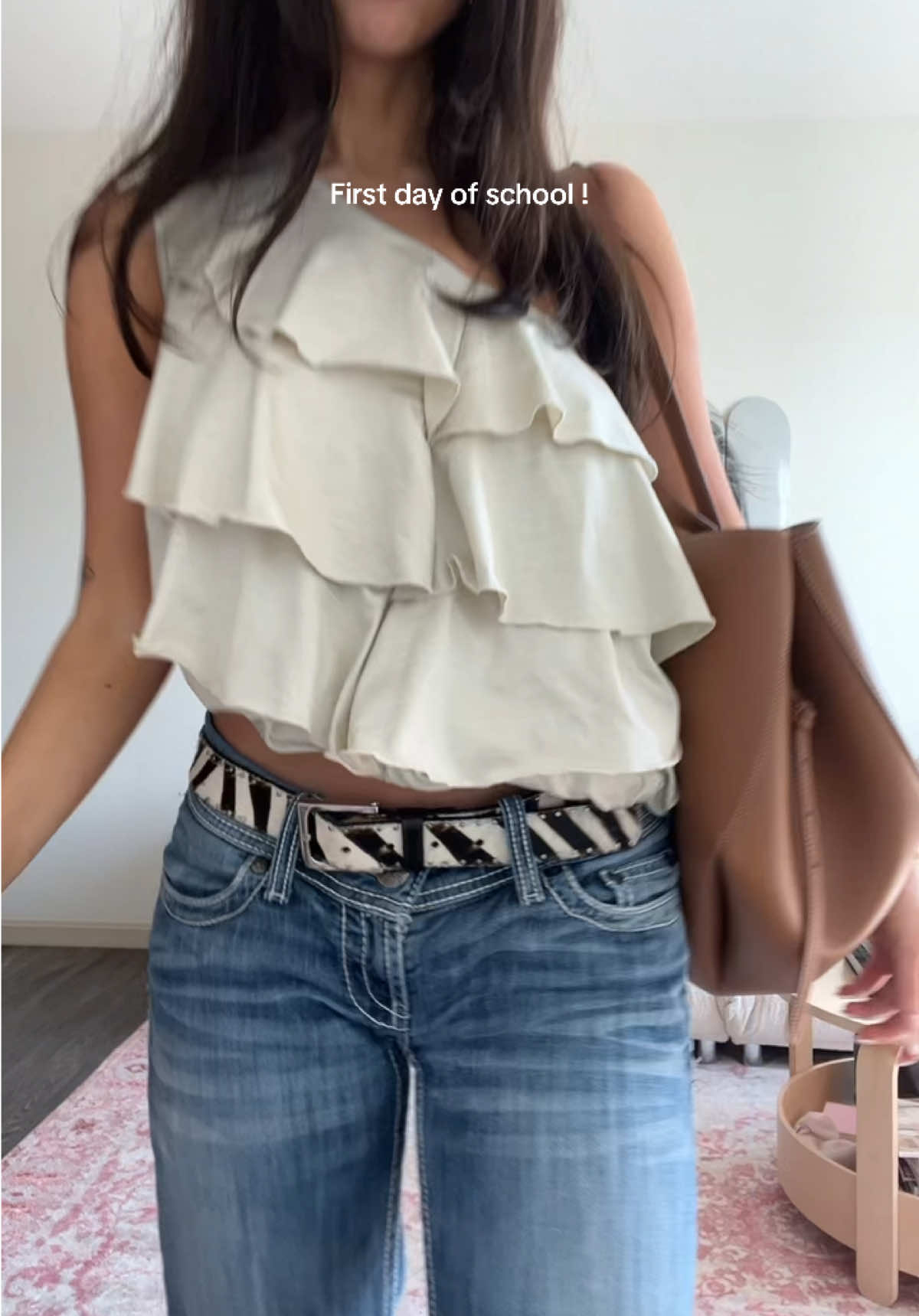 First day of school ootd 💞