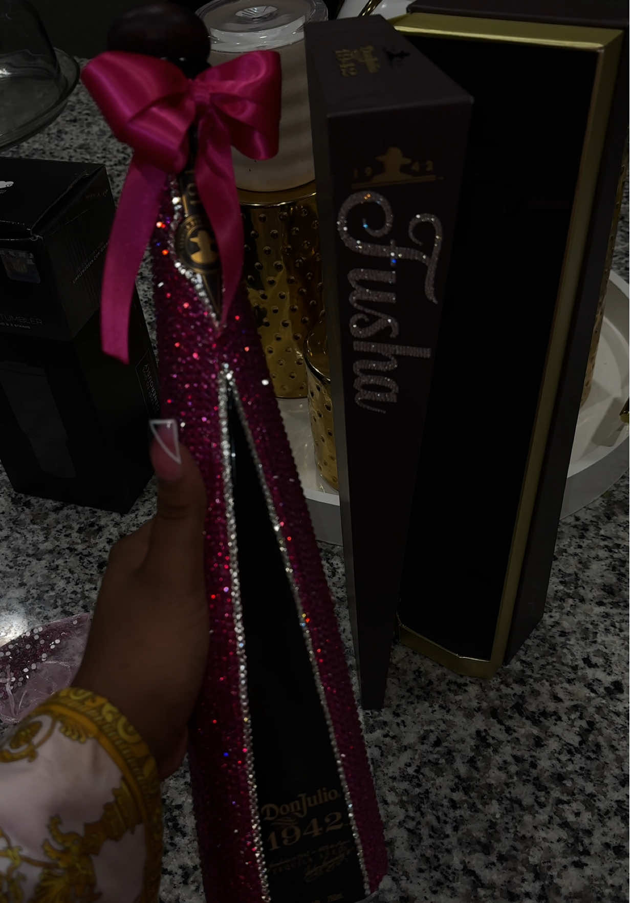 If you know me you know I was on 42 since 2017 😭✨ idc what ppl say it taste SO GOOD 🥂 you did so GOOD, #1942 #itsmybrithday #cheers @_Blossom_Bouquet_ 
