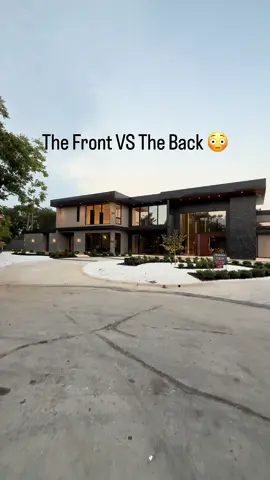 Wait till you see the backyard of this Texas modern mansion in Dallas 😳 (check out our IG for more details) Listed by Lauren Savariego at Allie Beth & Associates #houseoftiktok #hometour #housetour #luxury #houses 