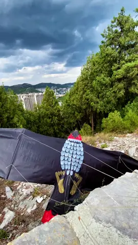 Let your worries unwind with the string 🪁✨ Higher, lighter, brighter—just you and the open sky. #KiteTherapy #SkyMagic #FloatOn#kite 