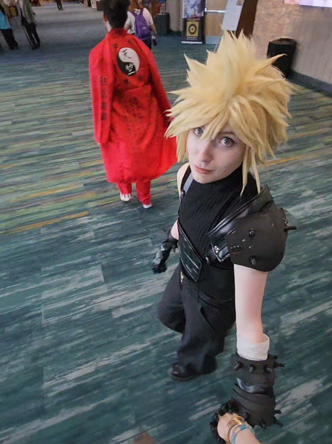 and SOMEONE won't put the heels down @Battle Legend Red #ffvii #cloudstrife #aerith #cosplay #finalfantasycosplay 