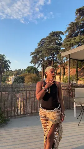 come see me on tour so you can know what this hot body doooo 🫶🏾 #fyp #iniko 