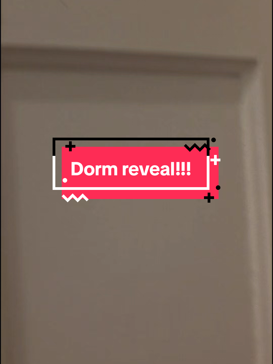 Here is the official dorm reveal! I love how it turned out. #dorm #reveal #dormtour #dormdecor #loveit 