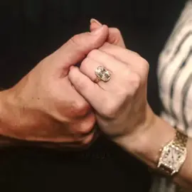 TAYLOR AND TRAVIS ARE ENGAGED. #taylorswift #traviskelce #taylorswiftedit #engaged #traviskelceedit 
