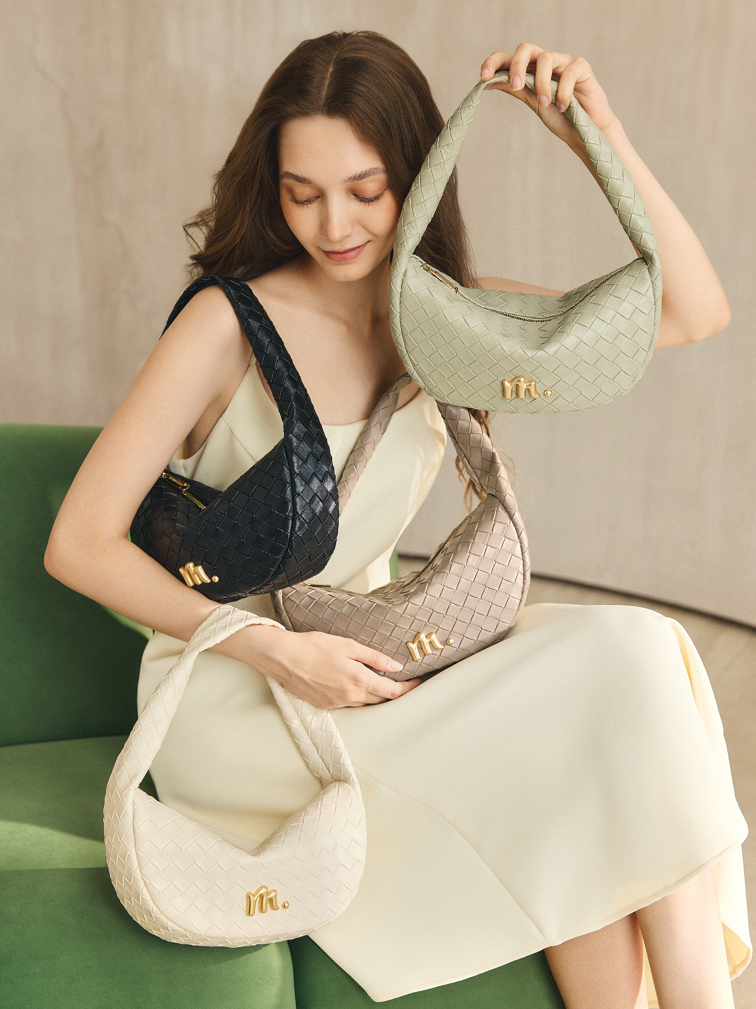 ✨ New arrival! This woven shoulder bag is a total must-have – chic, compact, and instantly upgrades any outfit! Which color is your fave? 👜💖 #WovenBag #OOTD #FashionFinds #MossdoomStyle #EverydayBag #BagTok #AffordableLuxury