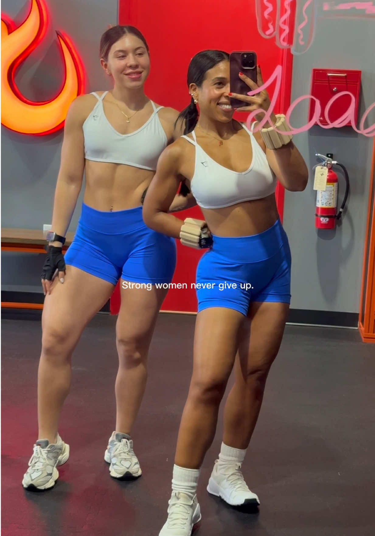 We never give up 💪🏼💪🏼🤍💙 @Camila Moreno #GymTok #gymmotivation #matchingoutfits #matchingset #Fitness @BALA US 