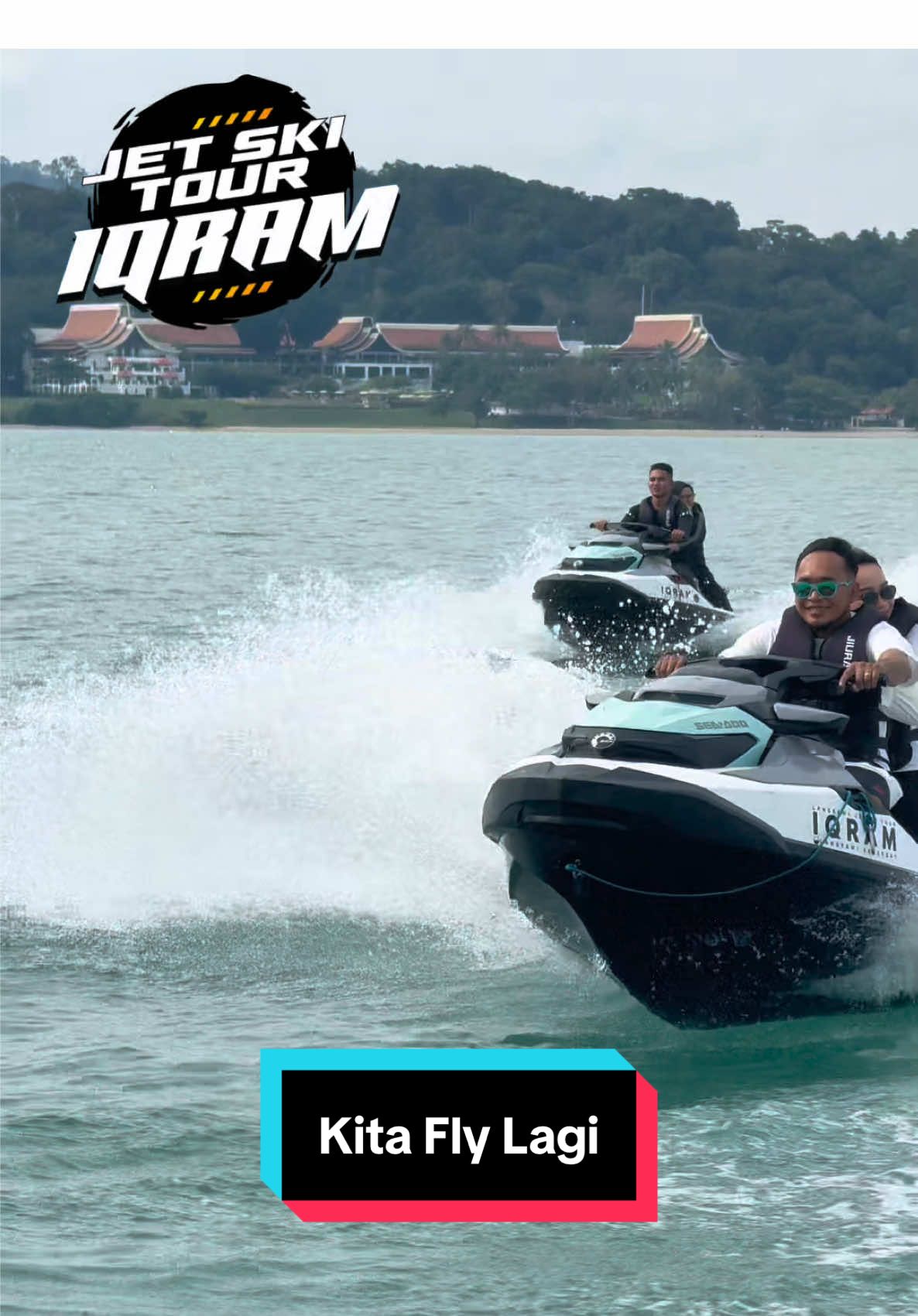 Nak rasa sendiri nikmat ‘terbang’ atas ombak? Jom ambil JETSKI dengan kami  Pakej serendah Rm2++ sahaja korg😘Aktiviti paling POWER cuti ni – Jetski ride dengan view laut yang memukau! Sesuai untuk solo, couple & geng😬😬Sempena bulan kemerdekaan ni slot pakej semakin rancakk❤️‍🔥🔥🔥#jetskitouriqram #jetskilangkawi #langkawiviral 