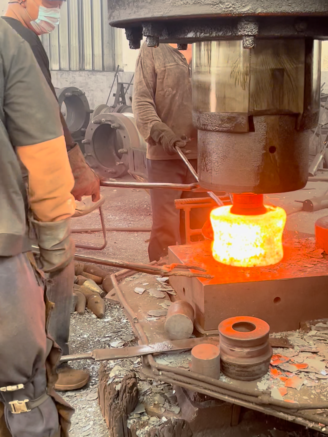 Inside the factory The art of water and fire intertwined only for the bearings #process #ironman #blacksmith #forging #manufacturing