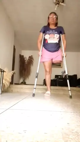 MERCEDES LA COJA PATITA MOCHA LE GUSTA K LE DIGAN MERCEDES LA COJA PATITA Y LE GUSTA MOSTRAR SU PATITA Y SU PIESITO Y SUS DEDITOS HERMOSOS LA COJA MERCEDES 