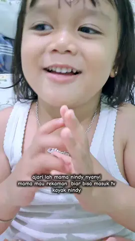 part I murid dija belajar nyanyi sama guru nindy ..supaya bisa masuk tv 🤣