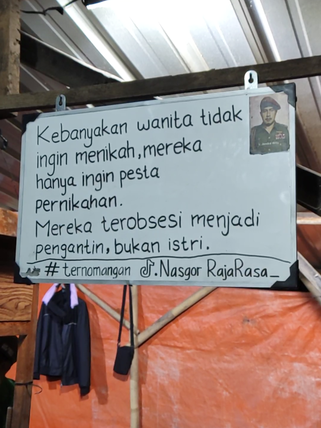 jal jaluk pendapat e. Lokasi: Nasi Goreng RAJARASA Etan Prapatan Ngumpul, Balong, Ponorogo. #quotes #jowostory #storyjowo #fyp #masukberanda #nasigorengrajarasa #jowopride #fyppppppppppppppppppppppp #rombongannyeni #sampitak 