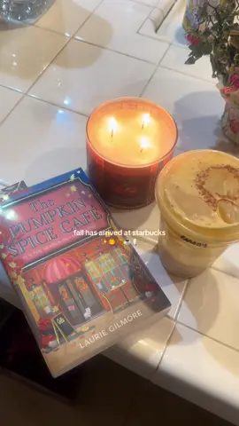 first psl of the season!! im so happy!! @Starbucks ✨🍂🧸🎃🕯️ #starbucksfalldrinks #fallmenu #starbucks #fallaesthetic #trending 