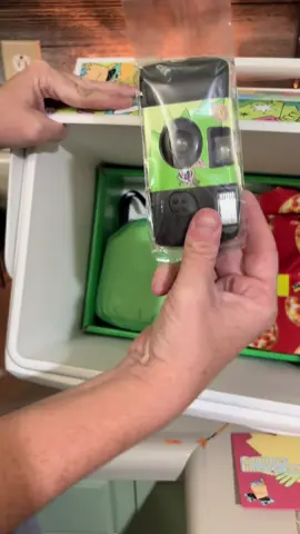 Best part of this unboxing is my 16 year old not knowing what a disposable camera is, @Instacart thanks for the laughs tonight. #instacart #90skid #millennialmom #disposablecamera #90sthrowback 