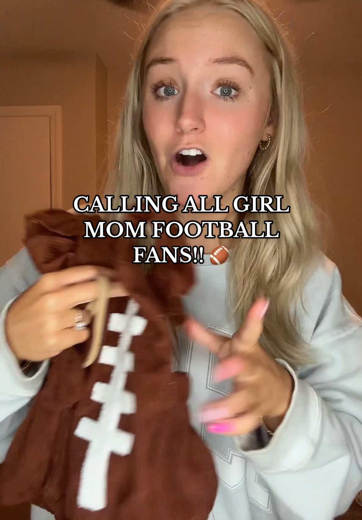 Is this not the cutest thing you’ve ever seen?! Grab one for your little with the link!!!! 🏈🛍️😍 #girlmom #football #tiktokshop #babygirloutfit #taylorswift 