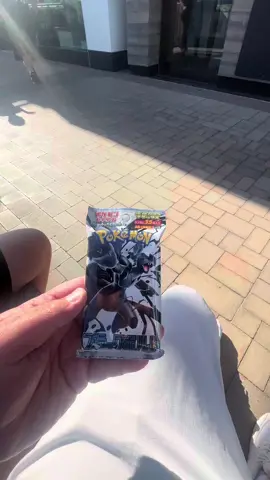 Pack battle time! #pokemon #pokemoncards #spatzfamily #pokemonbinder #CapCut 