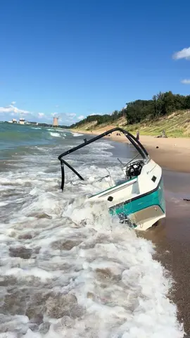 What a beautif….. wth is that!!! #jokes #boatlife #boating #lakemighigan #indanadunes 