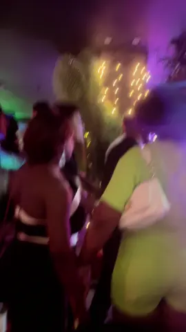 Hay que vivir , y olvidarnos de las penas 😍#viral_video #parati🔥 #patty7810 #Love #parejasdivertidas 