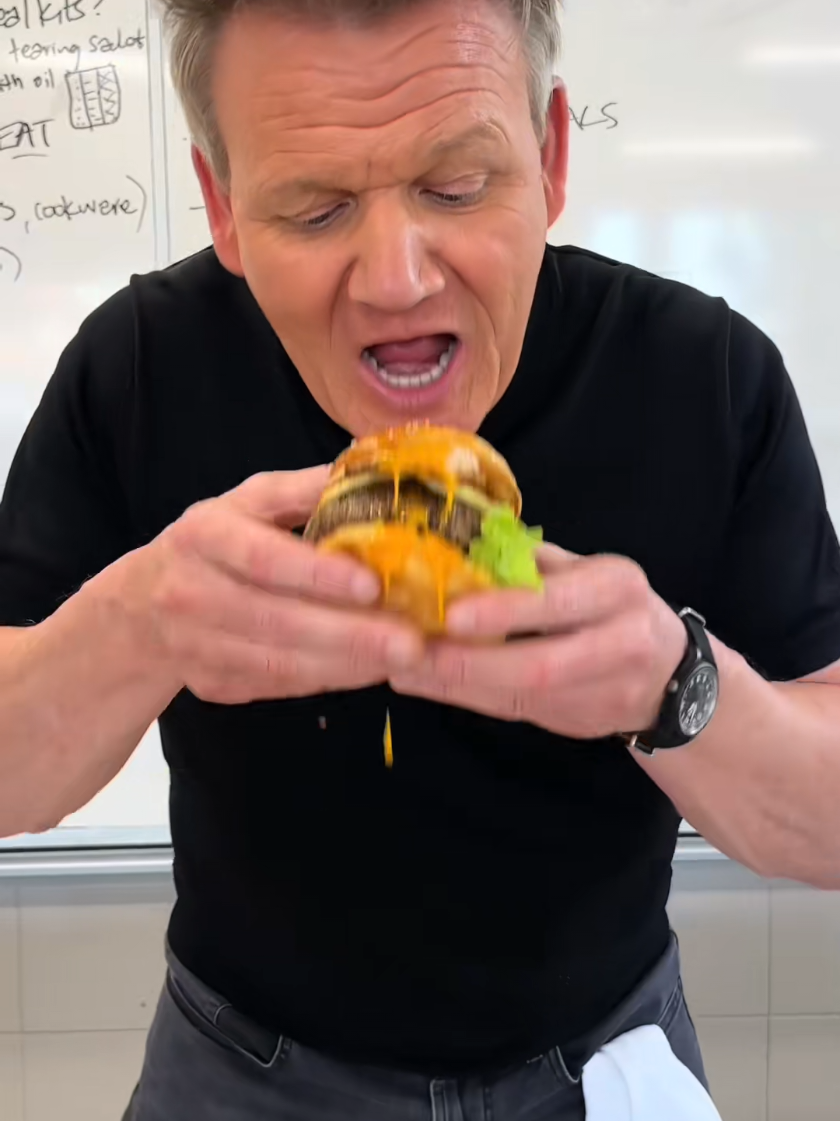 I'm the best chef on TikTok #burger #potluckpatrol 
