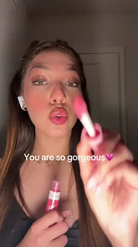 Yummy lips by cover girl #lipgloss #yummy #lipglosses #covergirl #fypp #makeup 