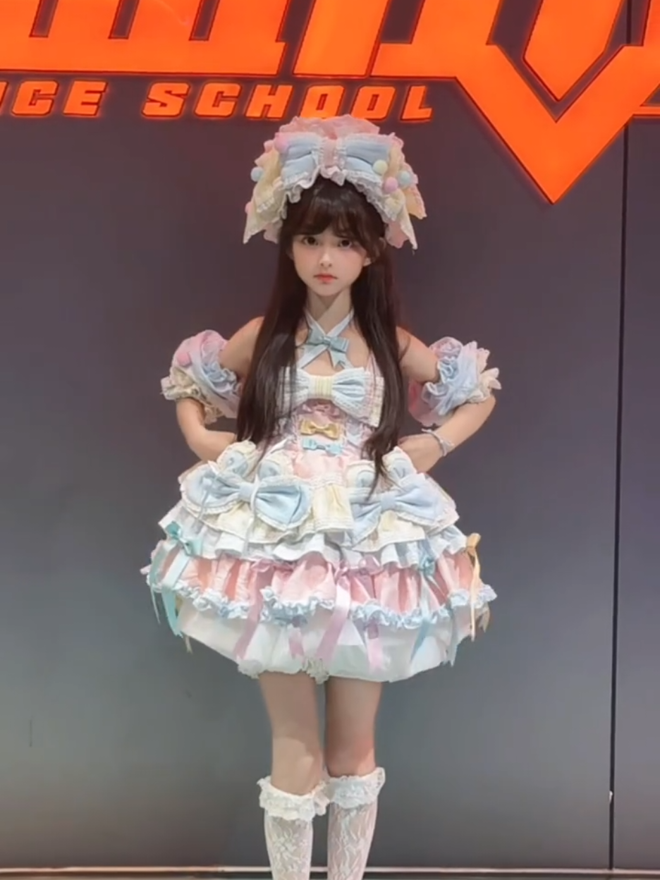 小蛋糕~ #手势舞 #骗你生女儿 #甜妹 #dance #小蛋糕 