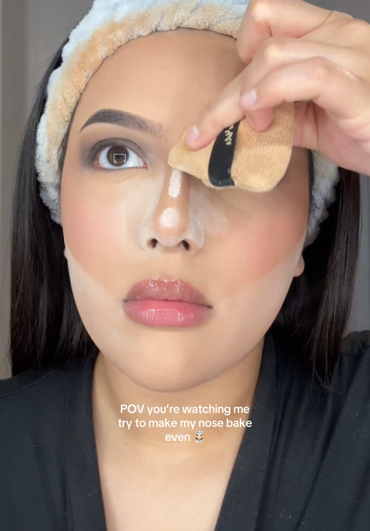 I’m using @hudabeautyshop baking powder of course 💝  #makeup #nosecontour #baking #grwm #grwmmakeup 