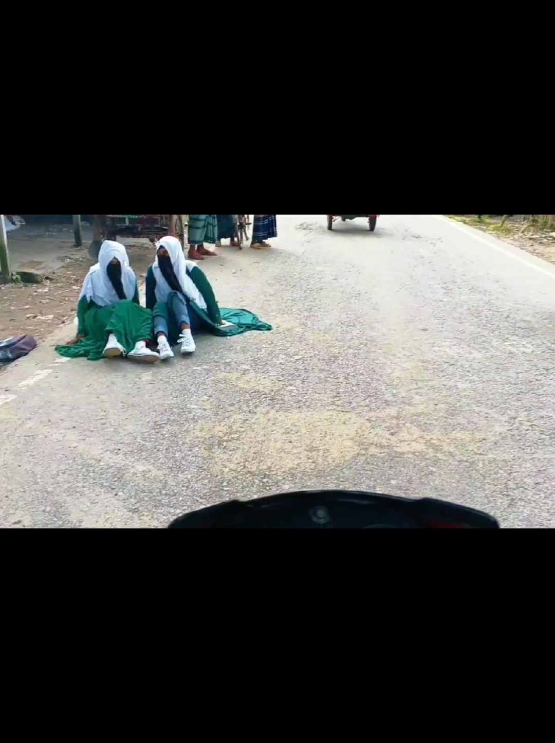 কারা ছিলে গো 🫢