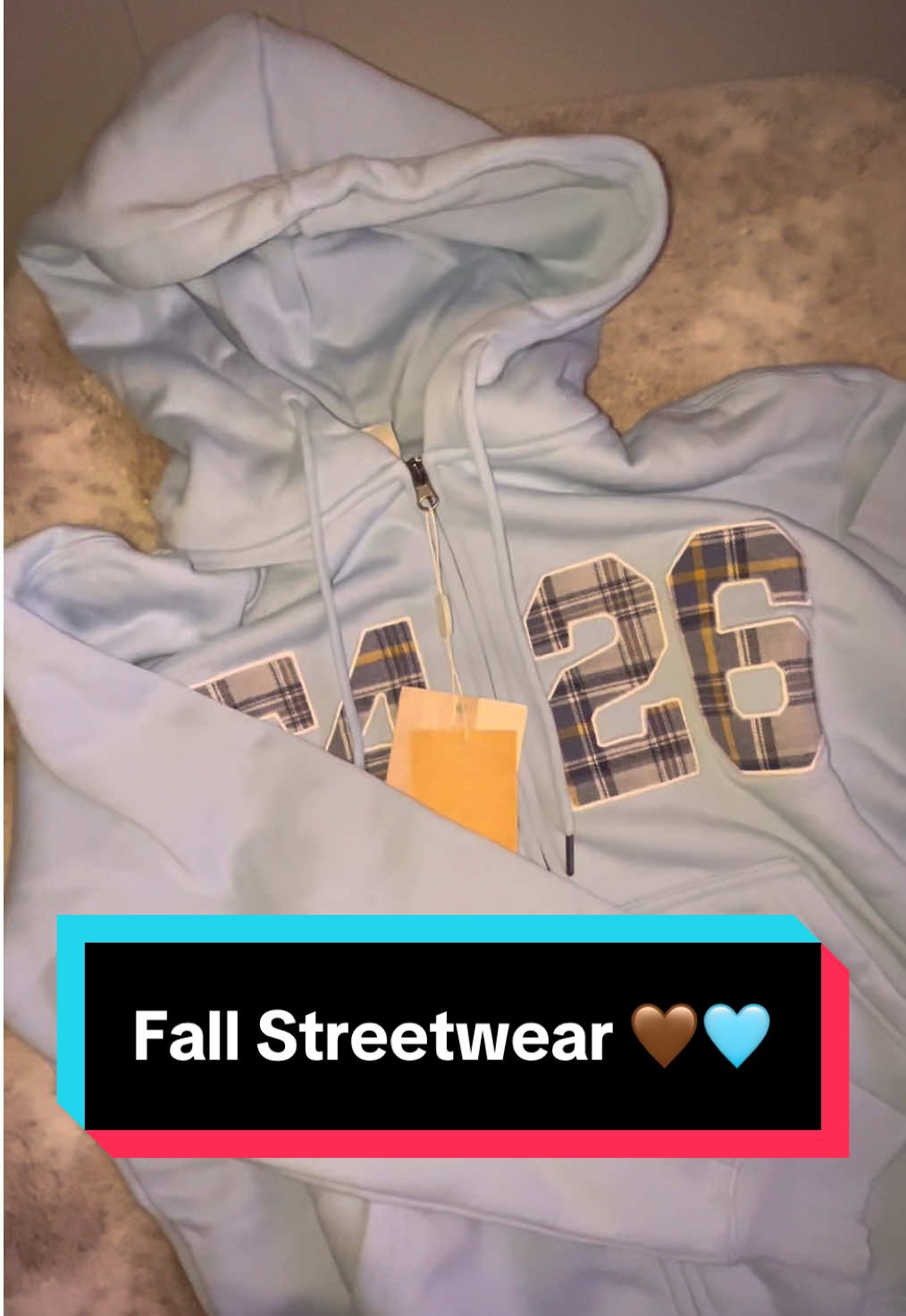 fall streetwear🔥 cozy, baggy, & a lot of baddie 🍂  • #falloutfits #falloutfitinspo #fallfashiontrends #fallootd #fallaesthetic
