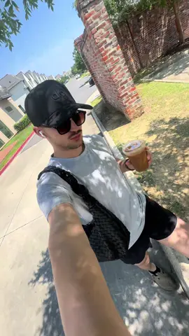Coffee run in between classes 👨‍⚕️🎧 #college #Lifestyle #nursingstudent 