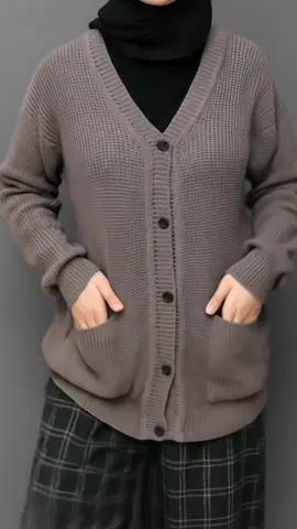 Merissa Outer Cardigan Rajut \cardigan rajut kancing saku bawah #sweater #sweaterrajut #cardiganrajut #modalkontendoang 
