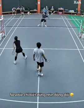 Má nó ác thực sự, Newbie chỉ biết đứng nhìn đồng đội bị hành 😅🏸#caulong #badminton #longthu #yeucaulong #nghiencaulong 