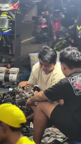 Semangat team yg luar biasa🤩 #cumalokalankok✌️ #leonardoracing #mp7 #roadracebulian 