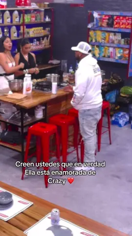 Que viva el amor 🥰 @Crusita_ @crazydisai @Alofoke Radio Show @KAROLA <3 @La Gigi @Giuseppe Pizza #lacasadealofoke #viral #republicadominicana #santodomingo #capital 