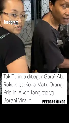 Tak terima ditegur gara² abu rokoknya kena mata Pengendara lain saat merokok dijalan, pria ini akan tangkap yg viralin dengan UU ITE Pengendara motor tersebut awalnya ditegur dengan baik, namun bukannya dimatikan rokoknya malah lanjut merokok Karena tak ada itukad baik, pengendara yg matanga kena abu itupun mengambil hp dan merekam kejadian tersebut