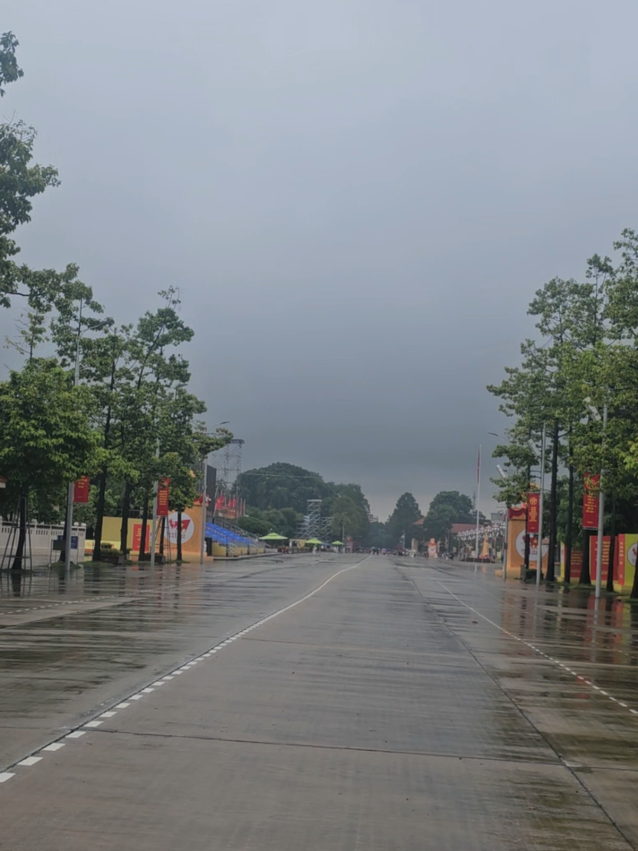 Ngã tư Hùng Vương Lê Hồng Phong, #DangCongSanVietNam #duyetbinh #Badinh #VietNam #ftypシ 
