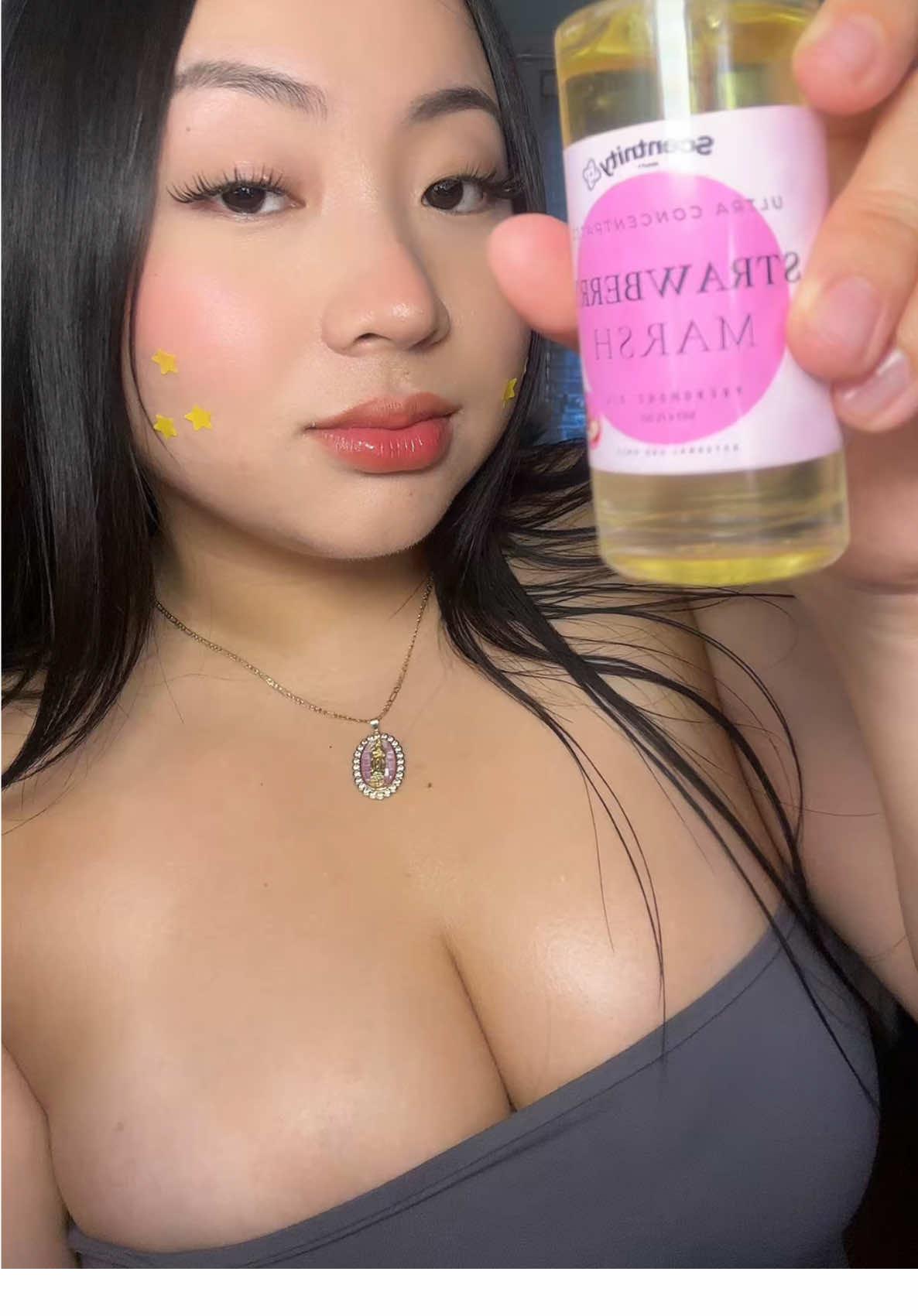Love how much product there is in the bottle!! And the smell is immaculate 😍❤️ #bodyoil @Scentnity #scentnity #skincare #oilyskin #glowyskin #pheromoneperfume #hygiene #glow 
