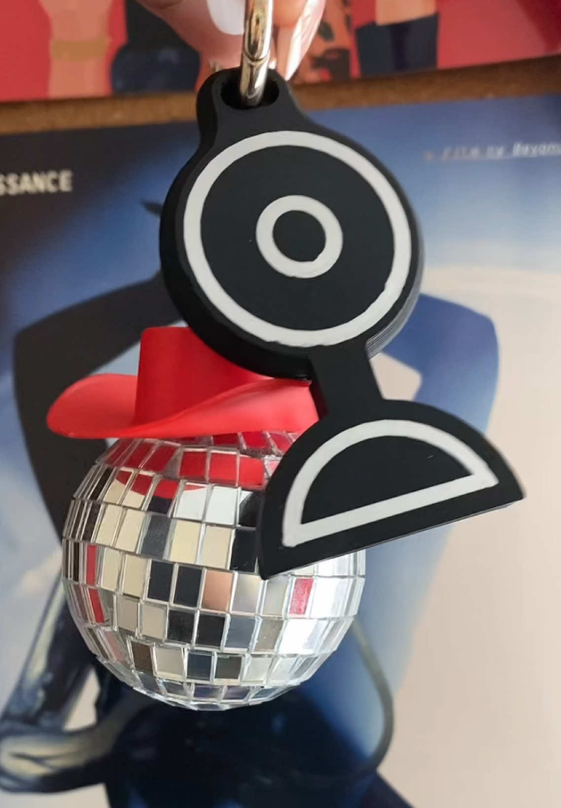 created this #renaissance inspired AirTag holder keychain !  my latest #3dprinting creation and @Beyoncé craft to accessorize my tech accessories ✨  + yes, I’ve made a limited number available 🔗💋 #Beyhive #womeninstem #creativetech 