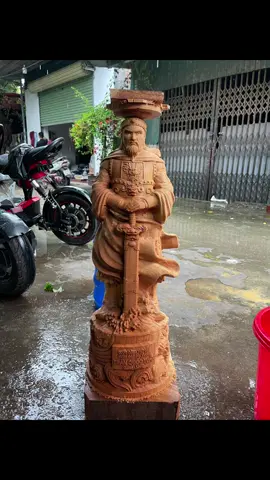 Cụ Trần Quốc Tuấn cao 80cm vừa hạ máy ,Chất liệu gỗ ngọc am liền nguyên khối ,Bác nào yêu thichd tác phẩm nhắn tin cho em ạ #xuhuongtiktok 