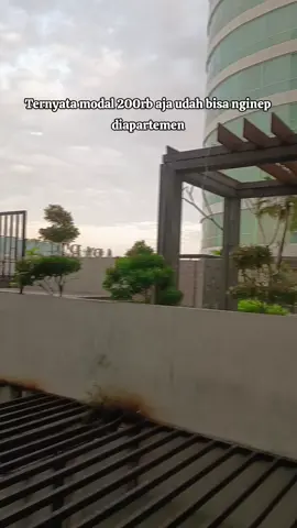 Kapan lagi tidur diapartemen dipusat kota semarang, cuma modal mulai 200rban aja, kemana aja deket, kamarnya juga oke kamar mandi bersih ada water heaternya juga pokoknya komplit deh, cocok banget buat yg liburan dari luar kota #fyppppppppppppppppppppppp #fyp #hotelsemarang #apartemenmurah #tiktokgo 