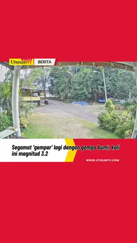 27 OGOS 25: Kejadian itu merupakan gempa bumi lemah ketiga yang berlaku di kawasan sama selepas kali pertama dikesan Ahad lalu. Jabatan Meteorologi Malaysia (MetMalaysia) dalam hantaran di Facebook memaklumkan, gegaran gempa bumi tersebut berpusat di koordinat 2.33 darjah Utara dan 102.79 darjah Timur dengan kedalaman 10 kilometer, kira-kira 18 kilometer di selatan Segamat, Johor. Klik kotak hijau untuk berita lanjut 📰  #beritaditiktok #trendingnewsmalaysia #gempabumi #segamat 