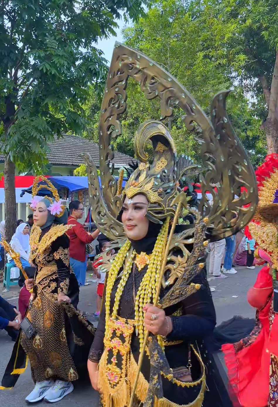 Karnaval Perias Slawi Ayu Kemayu. #periasslawikemayu #fyp #karnaval #maskot #pengantincantik #kostumkarnaval 