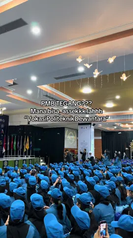 Lautan biru Politeknik Dewantara 🔥#politeknikdewantara #palopocity #viraltiktok 