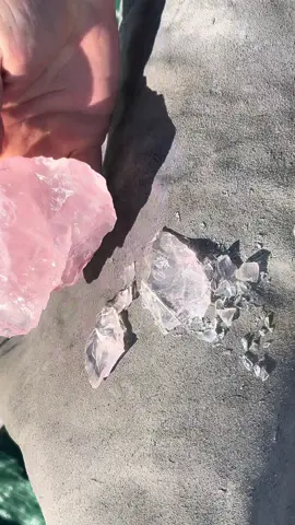 Making a Rose Quartz Spearhead! #crafting #DIY #bushcraft #survival 
