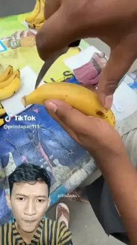 Makanan Khas Prindavan , Pisang Saos sambal.
