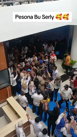 Bu Gubernur Muluku Utara yang ramah serasa Gubernurnya Indonesia.. 🥰🥰😍😍#viraltiktok #viralvideo #fyp #malukupride🏝🔥 #pro 