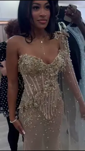 Just Clarke clarking it as per usual @Clarke Carraway from #loveislandusa designed by Matilda Ndrecka found at NYC Glamour Couture stylist : @Marty Mc’Fresh 😎🥂💃🏽 #clarkeit🤏🏼 #loveislandreunion #loveislandusaseason7 