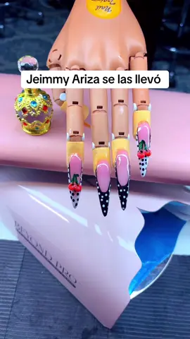 Y si tú quieres aprender sigue la cuenta 🧾 y aprendamos juntas #AprendeEnTikTok #CURSOS #usa#uñas#acrilicasnails #NC 